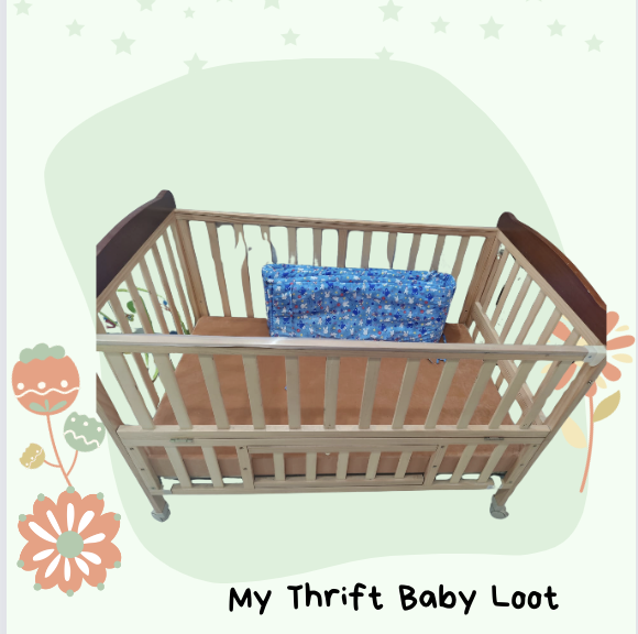 Like New Babyhug hamilton wooden cot ( Ghaziabad )